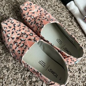 Toms Coral Animal Print shoes